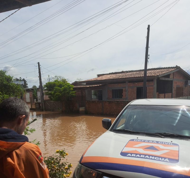 Rio Araranguá segue subindo, mas com menor intensidade; prevenção ajudou a reduzir impactos no município