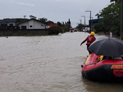 Chuva provoca alamentos na região carbonífera e, Corpo de Bombeiros já atendeu a 39 ocorrências