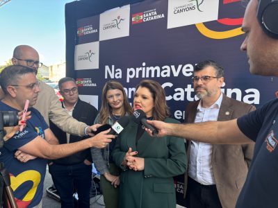 Governadora em exercício Marilisa Boehm destaca potencial turístico de Araranguá durante lançamento da Estação Primavera