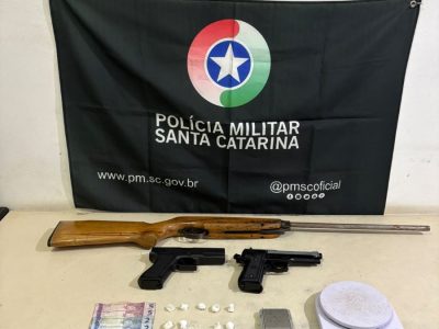 Polícia Militar prende traficante com drogas e, duas falsas armas de fogo na Baixadinha em Araranguá