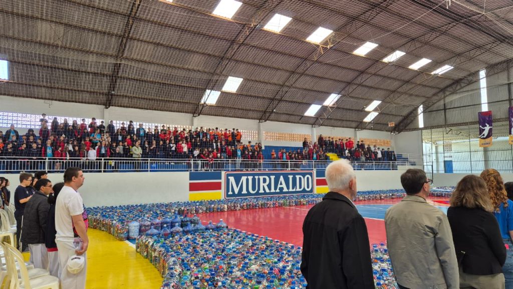 Colégio Murialdo arrecada milhões de materiais recicláveis e transforma campanha em recursos para entidades de Araranguá (FOTOS E VÍDEO)