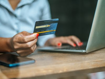 Fim da “taxa das blusinhas” ameaça empregos na indústria e no comércio