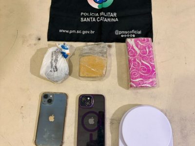 Polícia Militar apreende mais de meio quilo de maconha em Sombrio e prende traficantes