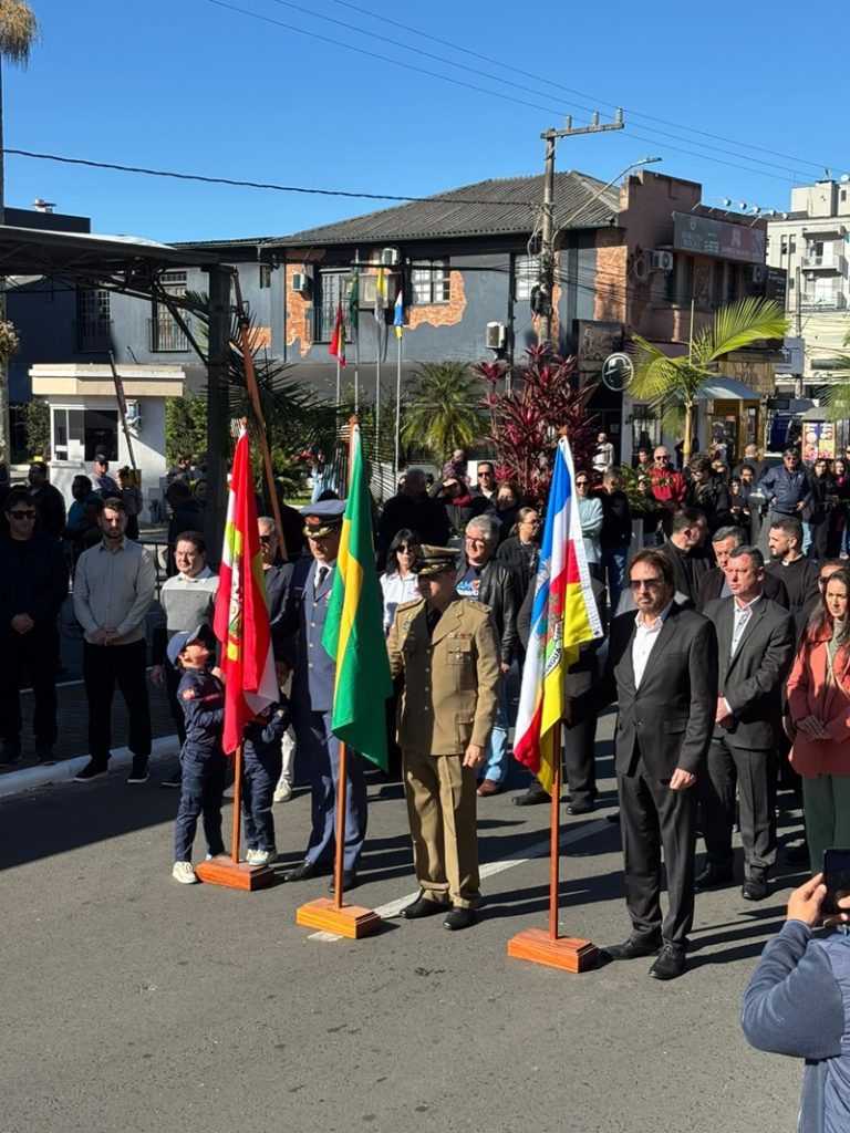 Cesar Cesa destaca participação de mais de 8 mil pessoas no maior desfile de 7 de Setembro da região