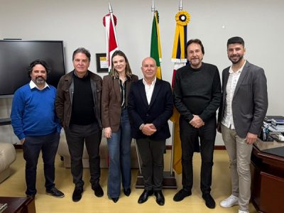 Cesar Cesa recebe ex-ministro do Turismo Vinicius Lummertz em Araranguá