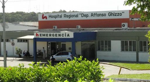 Colisão com automóvel fere gravemente passageira de moto no bairro Arapongas em Araranguá