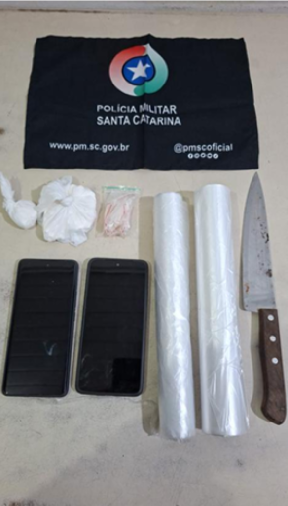 Polícia Militar prende trio acusado de tráfico de drogas no interior de Sombrio