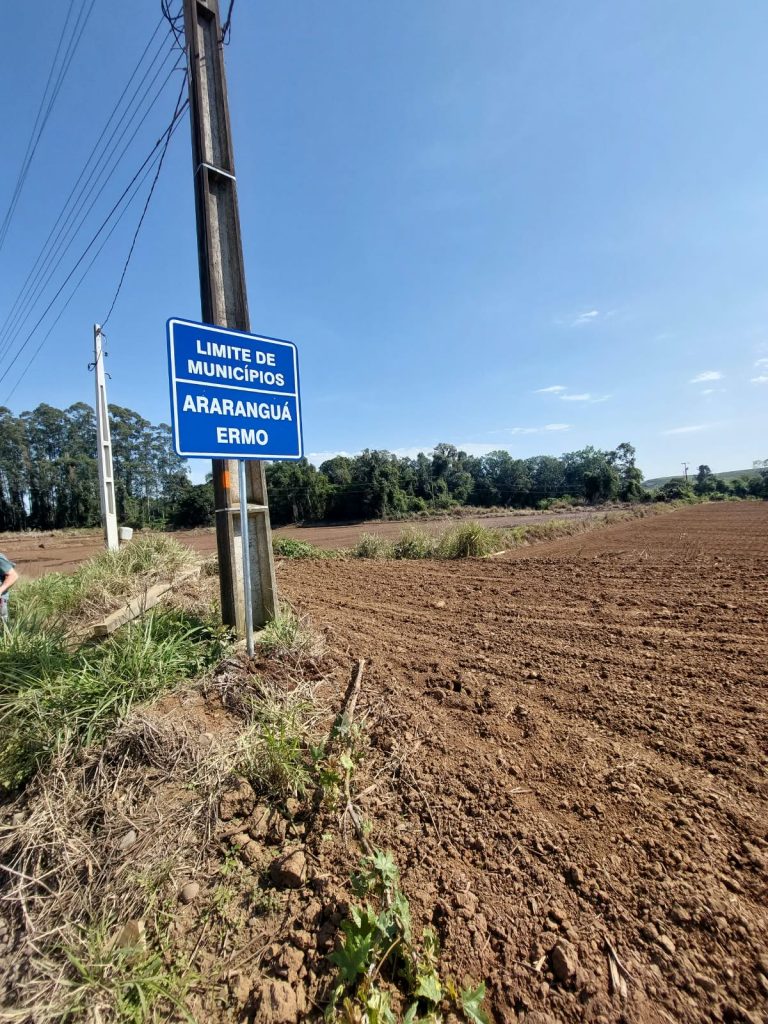 Demutran sinaliza os limites de Araranguá