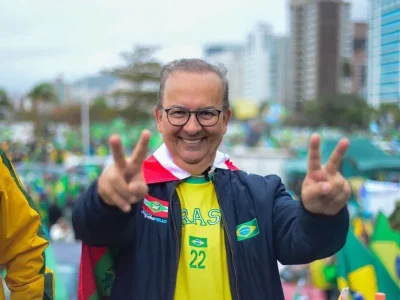 Jorginho Mello é reeleito governador de Santa Catarina no primeiro turno