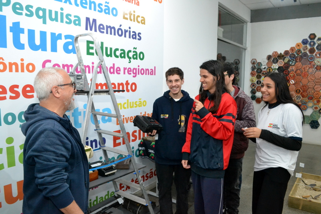 Cedoc realiza campanha de arrecadação de reprodutores de VHS em funcionamento