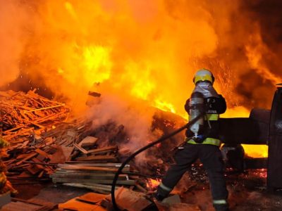 Incêndio em empresa de Santa Rosa do Sul mobiliza bombeiros durante a madrugada