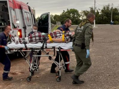 Serviço aeromédico transfere homem após facada acidental de Meleiro para hospital de Criciúma