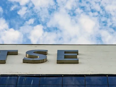 TSE dá 24 horas para Meta dar informações sobre igualdade de campanhas