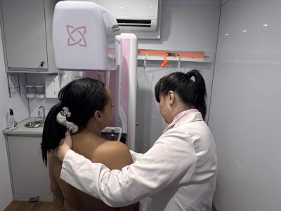 Outubro Rosa: Governo de SC oferta 25 mil exames em um ano das Carretas da Saúde da Mulher pelo estado