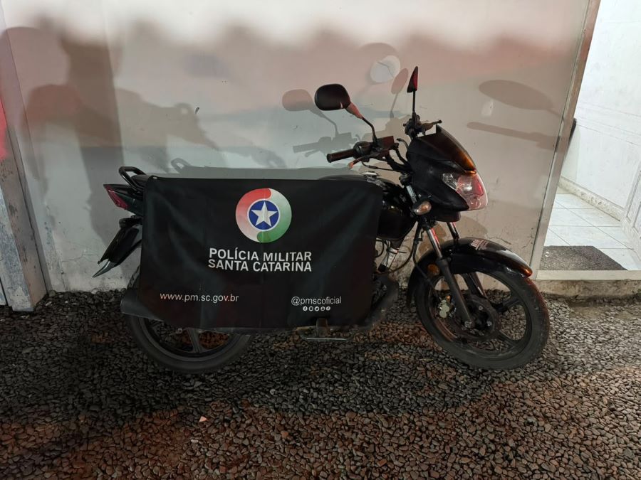 Polícia Militar recupera motocicleta com registro de furto no Arapongas em Araranguá