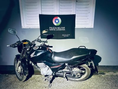 Polícia Militar recupera motocicleta furtada em posto de combustíveis de Araranguá