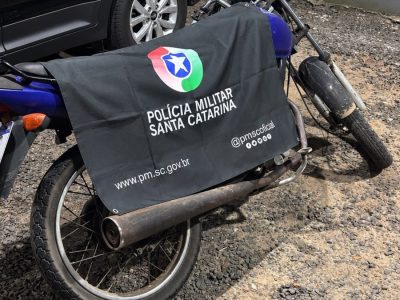 Polícia Militar recupera motocicleta furtada em Araranguá e, prende homem após fuga
