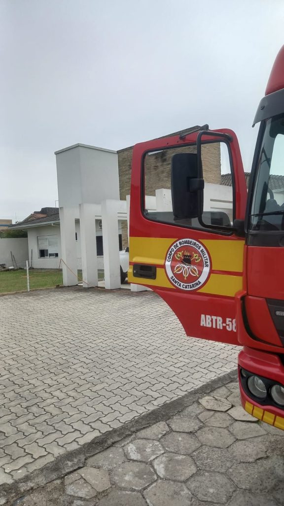 Princípio de incêndio à residência mobiliza bombeiros em Araranguá
