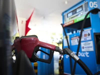 Tributos da gasolina são zerados e subsídios a combustíveis, ampliados